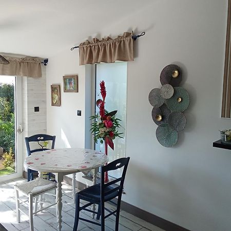 Au Petit Bonheur Apartment Ferques Bagian luar foto