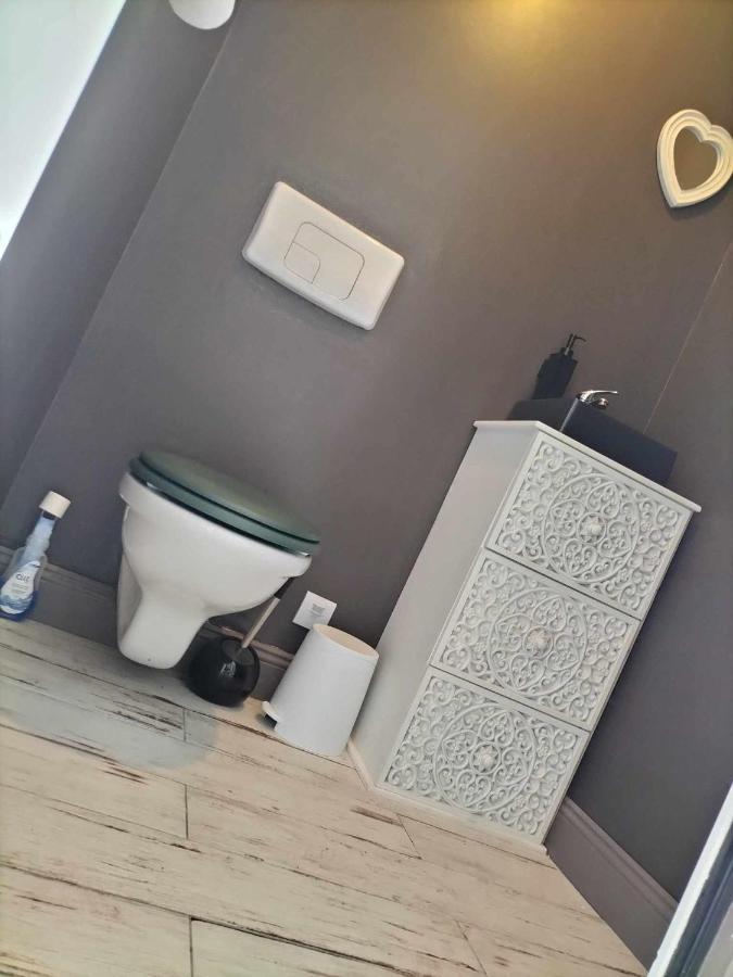 Au Petit Bonheur Apartment Ferques Bagian luar foto