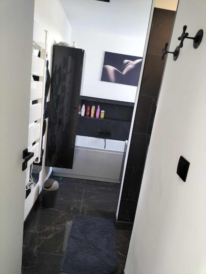 Au Petit Bonheur Apartment Ferques Bagian luar foto